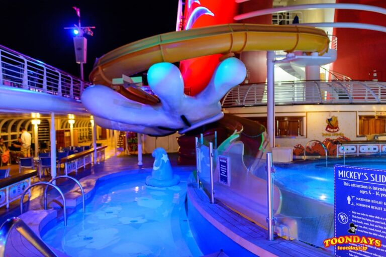 DCL ディズニー・ワンダー号 プール (1)