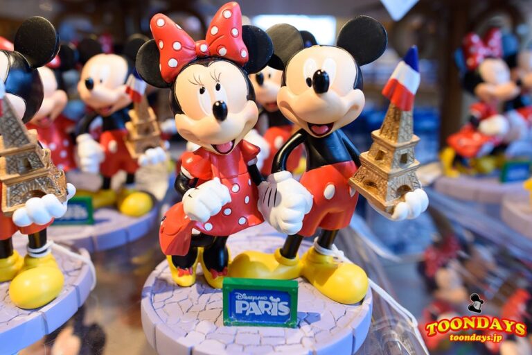 ミッキーとミニーのディズニーランドパリの置物