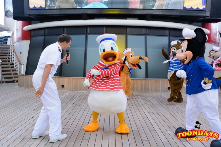 DCL ディズニー・ワンダー号 デックステージ アドベンチャーズ・アウェイ ドナルドダック (2)