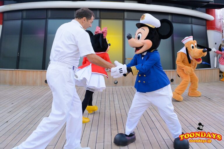 DCL ディズニー・ワンダー号 デックステージ アドベンチャーズ・アウェイ ミッキーマウス (3)