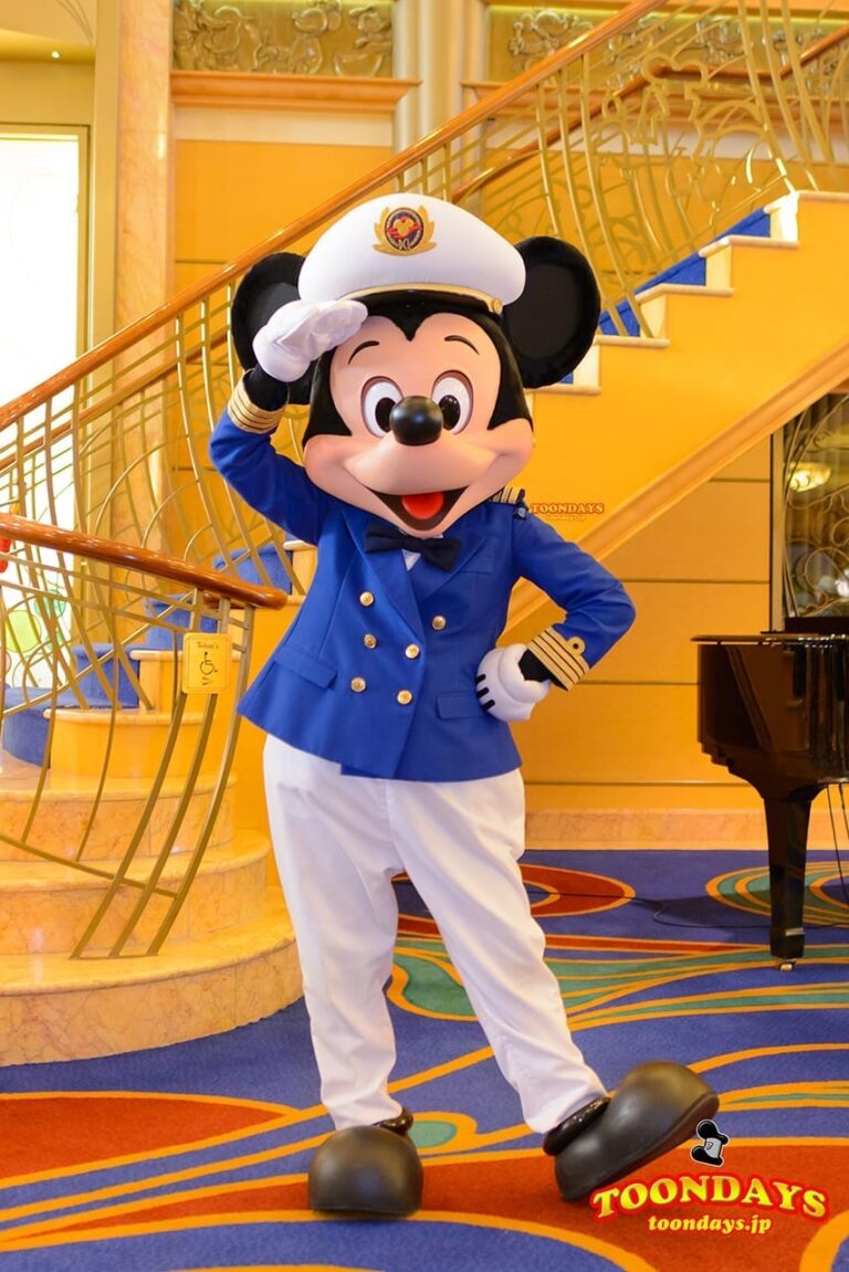 DCL ディズニー・ワンダー号 ロビーアトリウム グリーティング ミッキーマウス