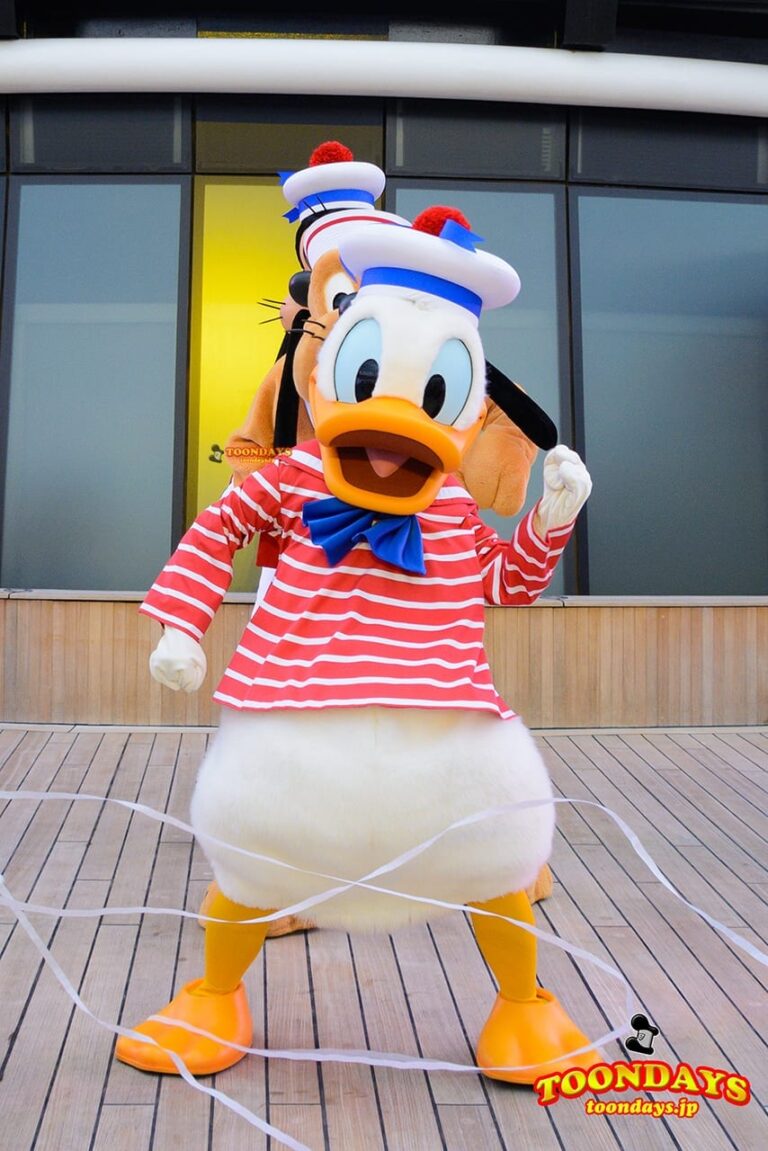 DCL ディズニー・ワンダー号 デックステージ アドベンチャーズ・アウェイ ドナルドダック (3)