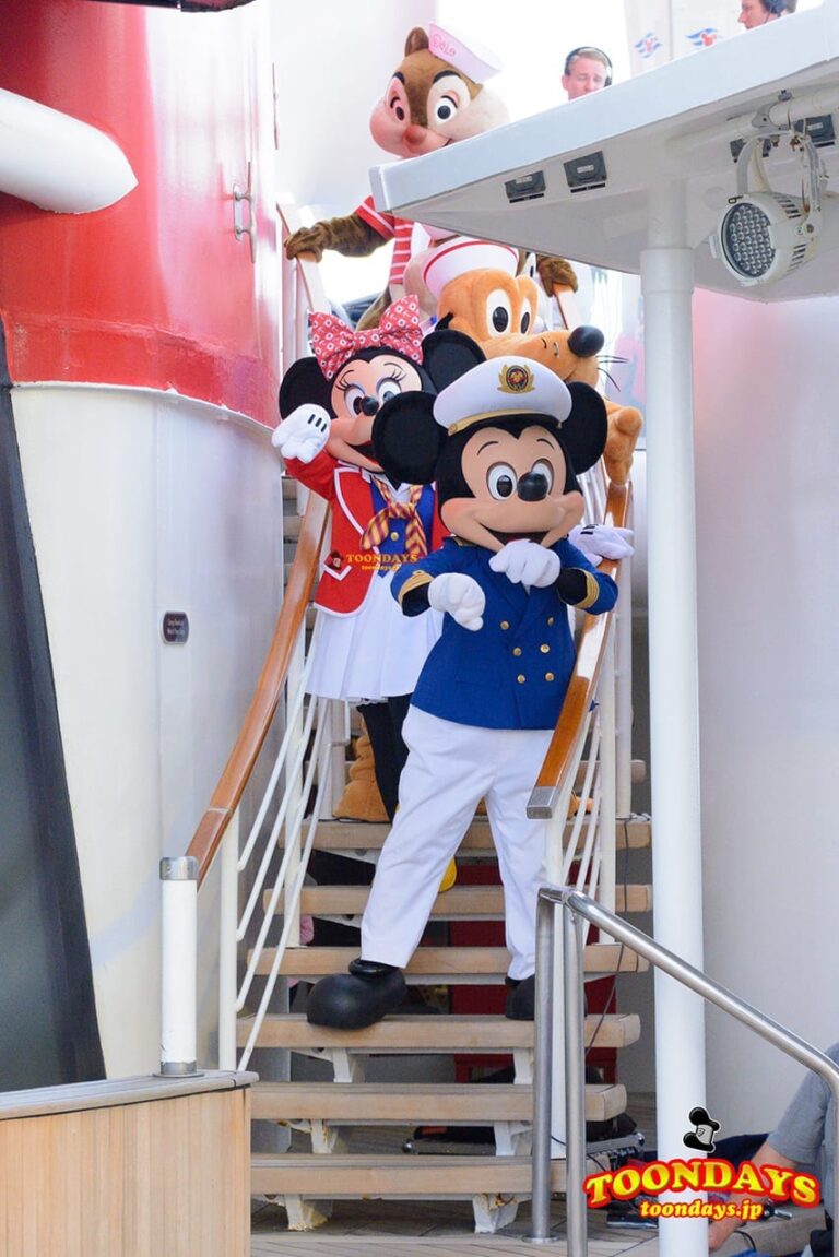 DCL ディズニー・ワンダー号 デックステージ アドベンチャーズ・アウェイ ミッキーマウス (4)