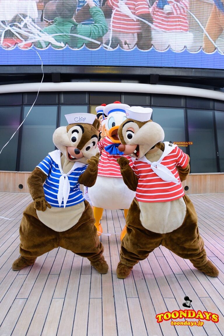 DCL ディズニー・ワンダー号 デックステージ アドベンチャーズ・アウェイ チップ デール