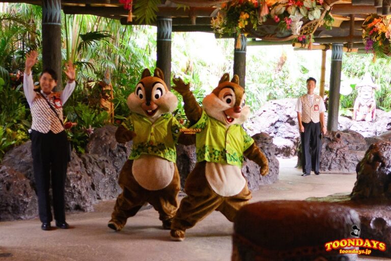 TDL アドベンチャーランド 魅惑のチキルーム：スティッチ・プレゼンツ"アロハ・エ・コモ・マイ" グリーティング チップ デール