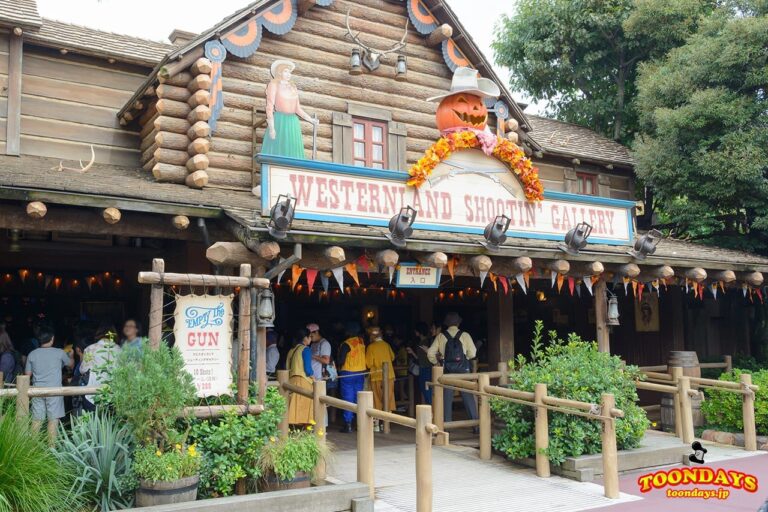 westernland-shootin-gallery-at-disney-halloween-2016-5