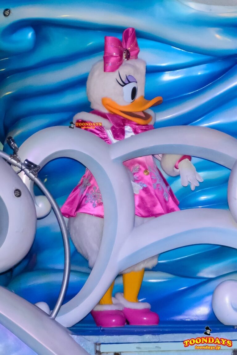 カラー・オブ・クリスマス~ナイトタイム・ウィッシュ~のデイジーダックの衣装