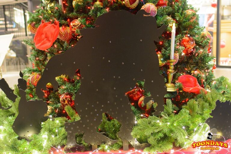 東急プラザ銀座で開催されているディズニー・クリスタル・マジックの『美女と野獣』クリスマスツリー