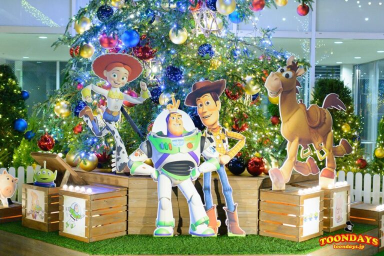 トイストーリー　ウッディ　クリスマス　イルミネーション トイ・ストーリーのクリスマスツリーを見にスカイビルへ | All