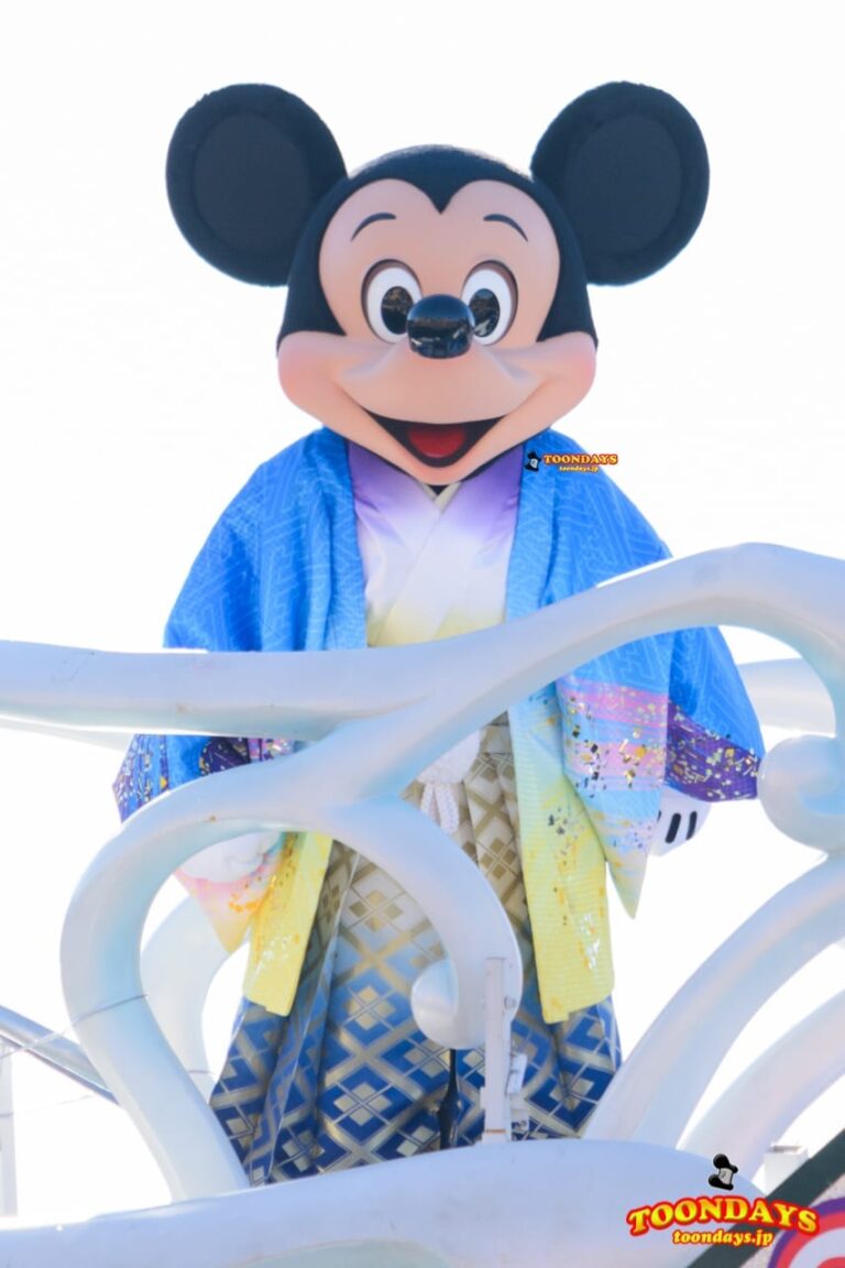 2017年『ニューイヤーズ・グリーティング』のミッキーマウス