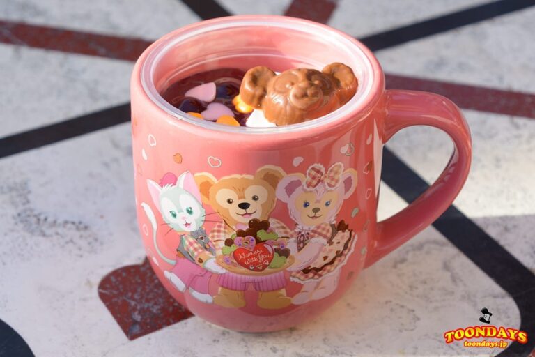 ヨーグルト＆ストロベリーのムース、スーベニアカップ付き　