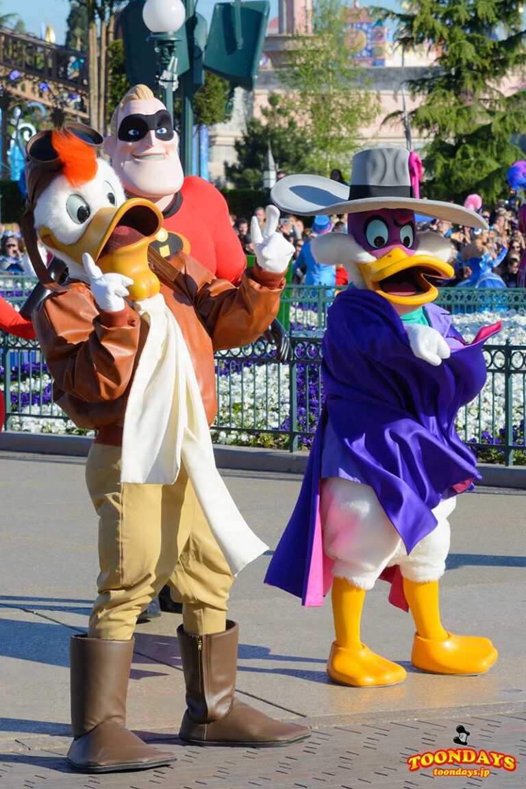 ダークウィング・ダックとランチパッド