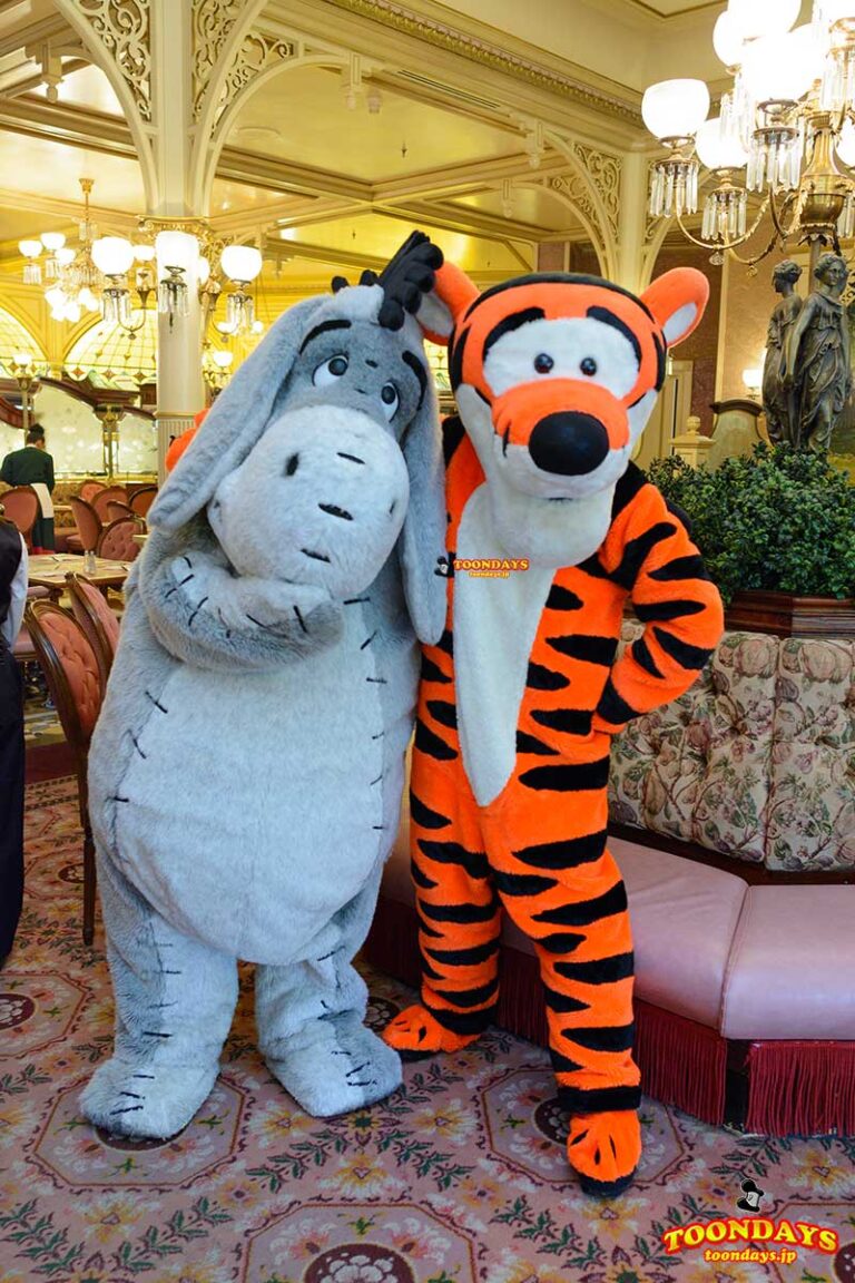 DLP プラザガーデンレストラン キャラクターブレックファスト グリーティング イーヨー ティガー