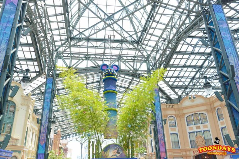 夜は光の演出も楽しめる！TDL「ウィッシングプレイス」