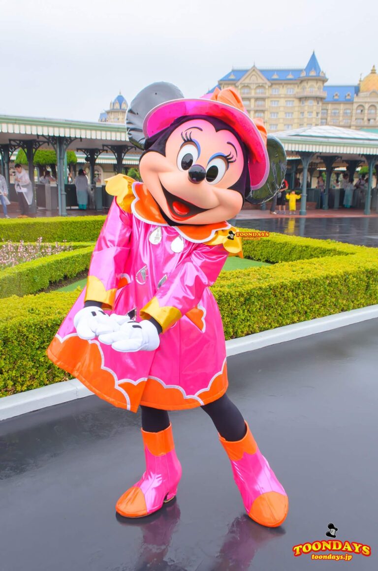 雨の日エントランスグリーティングのミニーマウス
