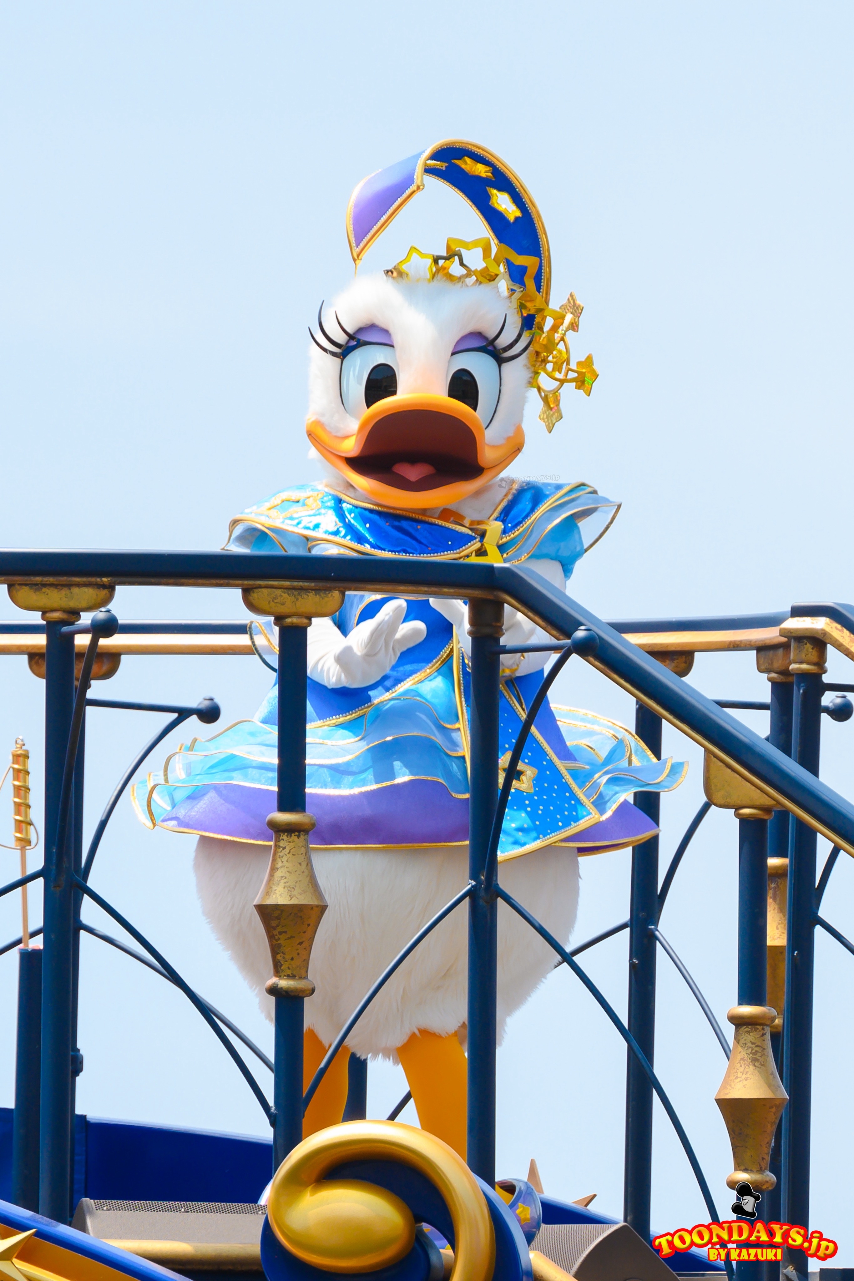レッツ・セレブレイト・ウィズ・カラーのデイジーダック