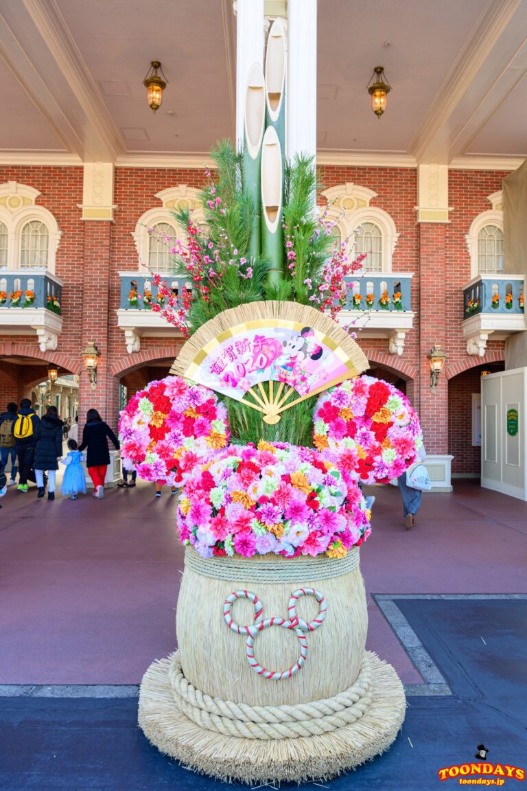 ディズニーランドのお正月イベント2019『ミニーマウスの門松』