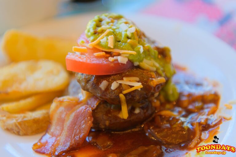 ダブルハンバーグプレート(ベーコンチーズハンバーグ、フライドポテト)