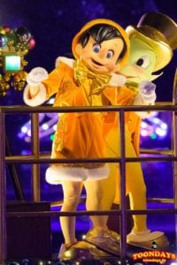 カラー・オブ・クリスマスのピノキオ