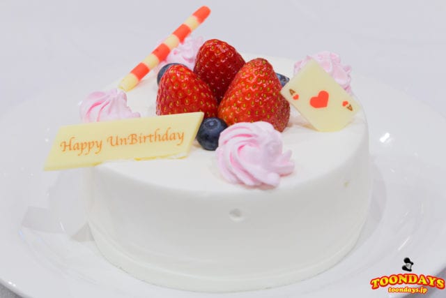 予約なしでok 東京ディズニーランドで誕生日ケーキが食べられる クイーン オブ ハートのバンケットホール ディズニーブログ Toondays