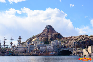 TDS メディテレーニアンハーバー 風景　プロメテウス火山