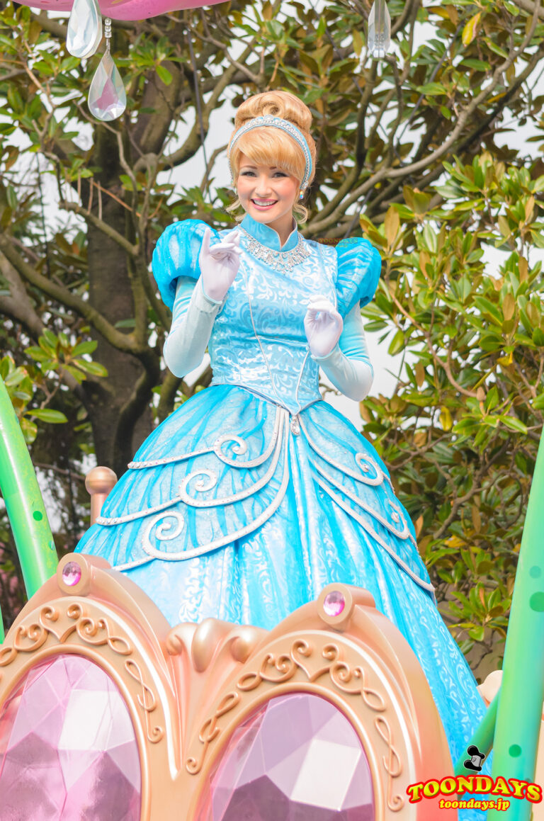 ハピネス・イズ・ヒアのシンデレラ（冬服）