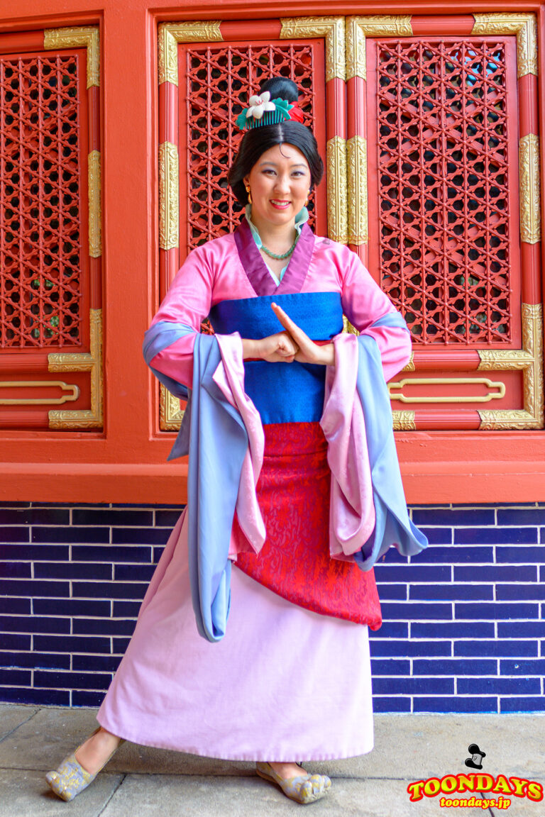 エプコットでのグリーティングのムーラン