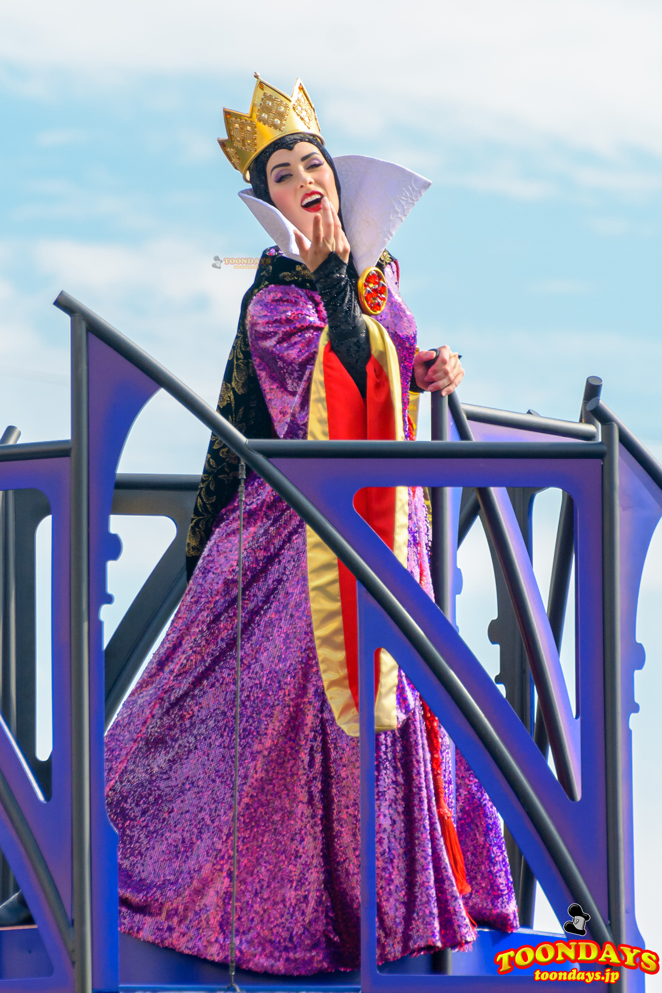 白雪姫　ウィックドクイーン　ヴィランズ　ディズニー 美しい女王姿で登場！東京ディズニーランド 『白雪姫