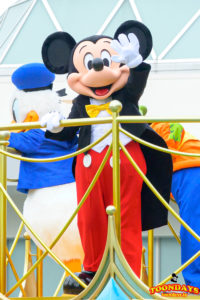 ミッキー＆フレンズのグリーティングパレードのミッキーマウス