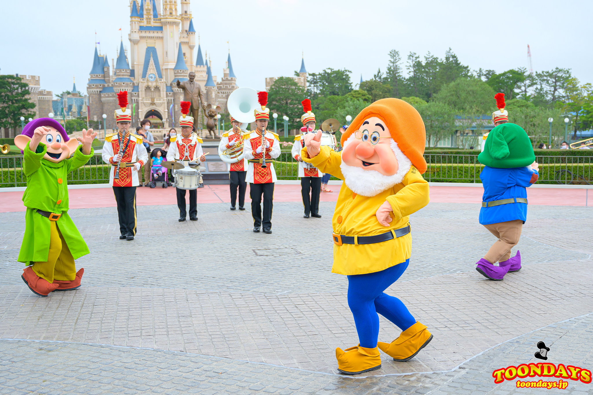 7人のこびとと東京ディズニーランド・バンド