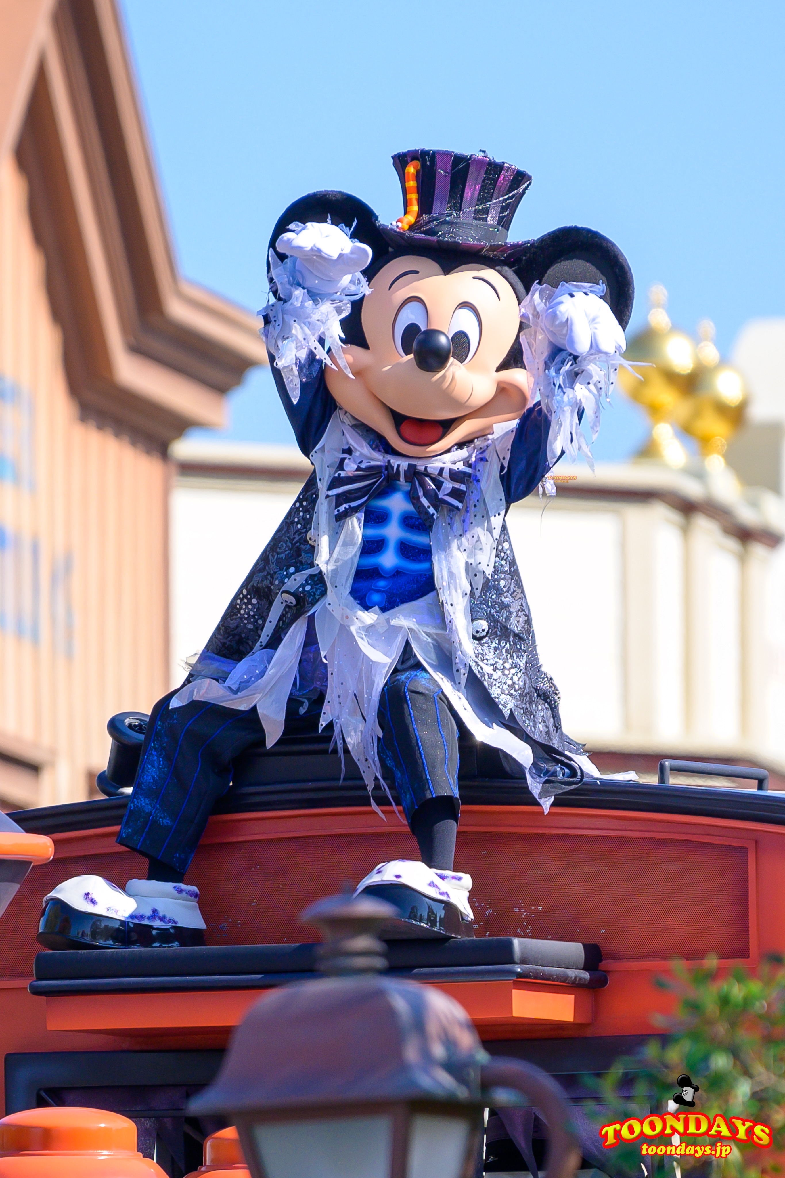 2021年『ミッキー＆フレンズのグリーティングパレード：ハロウィーンバージョン』のミッキーマウス