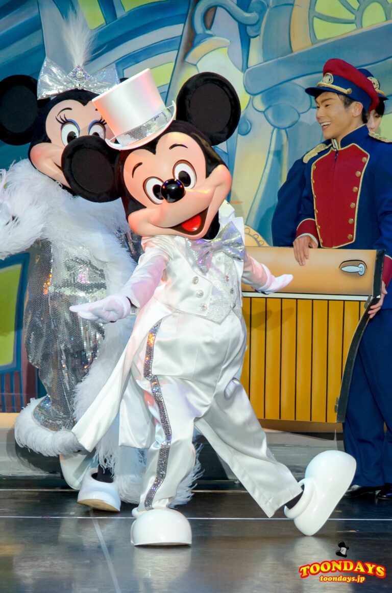 Disney - ディズニー公式 ミッキーマウス衣装 このお衣装のミッキーほんと好き😵‍💫🩵 #ドナルドのクワッキー