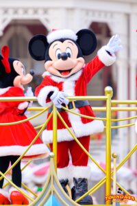 『ミッキー＆フレンズのグリーティングパレード（クリスマス）』のミッキーマウス