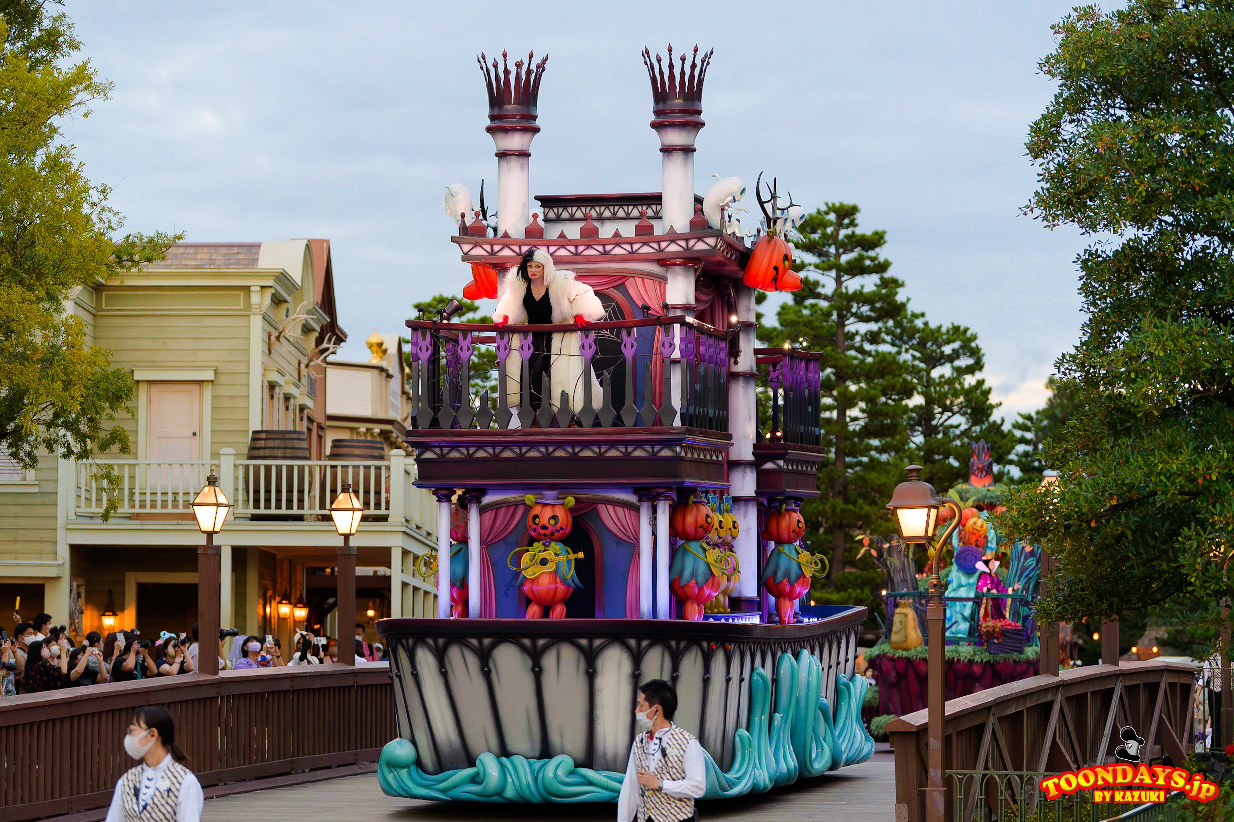 TDL ディズニー・ハロウィーン 2022 ザ・ヴィランズ・ロッキン・ハロウィーン クルエラ
