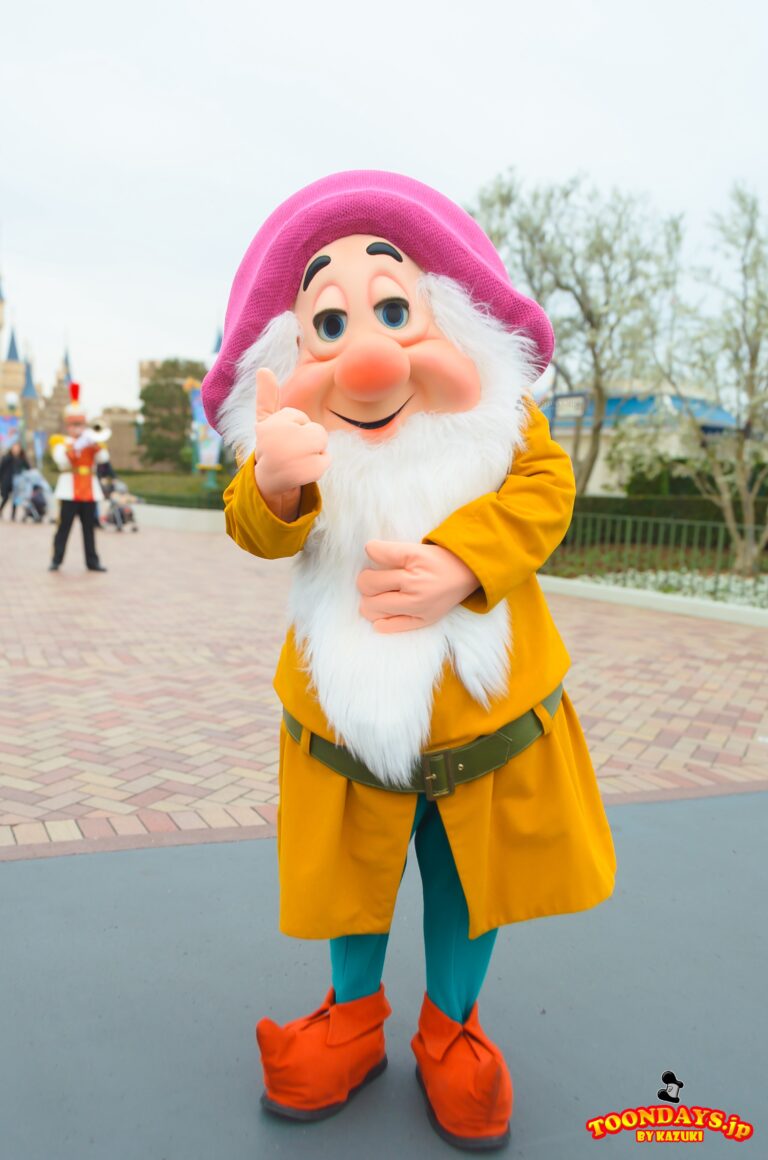 TDL エントランス フリーグリーティング 7人のこびと スリーピー