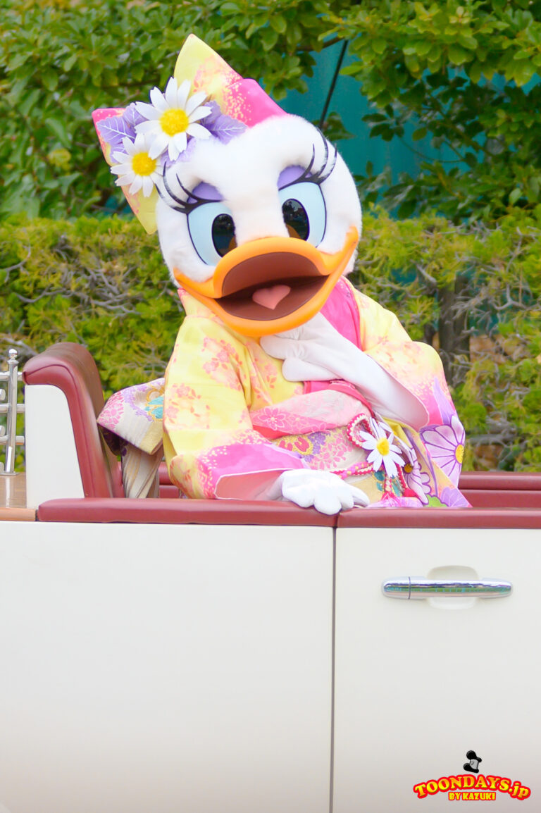TDL お正月 2024 ニューイヤーズ・グリーティング デイジーダック