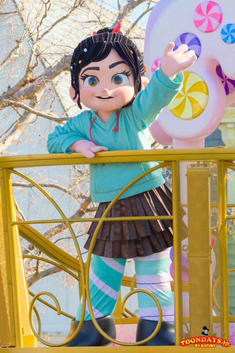 ヴァネロペ:「シュガー・ラッシュ」の緑色のパーカーを着た少女