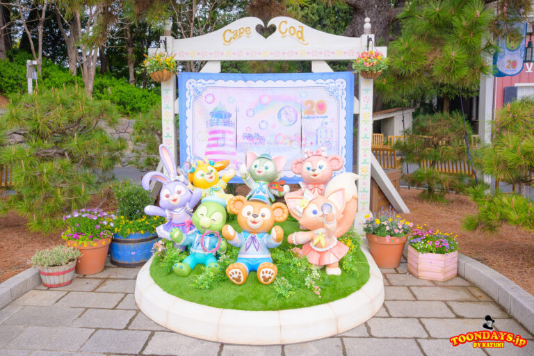 TDS ダッフィー&フレンズ20周年:カラフルハピネス デコレーション ケープコッド