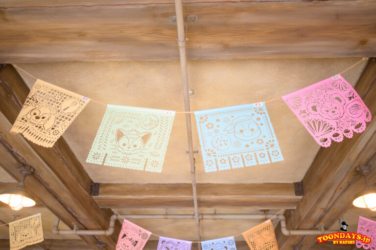 TDS ダッフィー&フレンズ20周年:カラフルハピネス 2025 デコレーション ミゲルズ・エルドラド・キャンティーナ