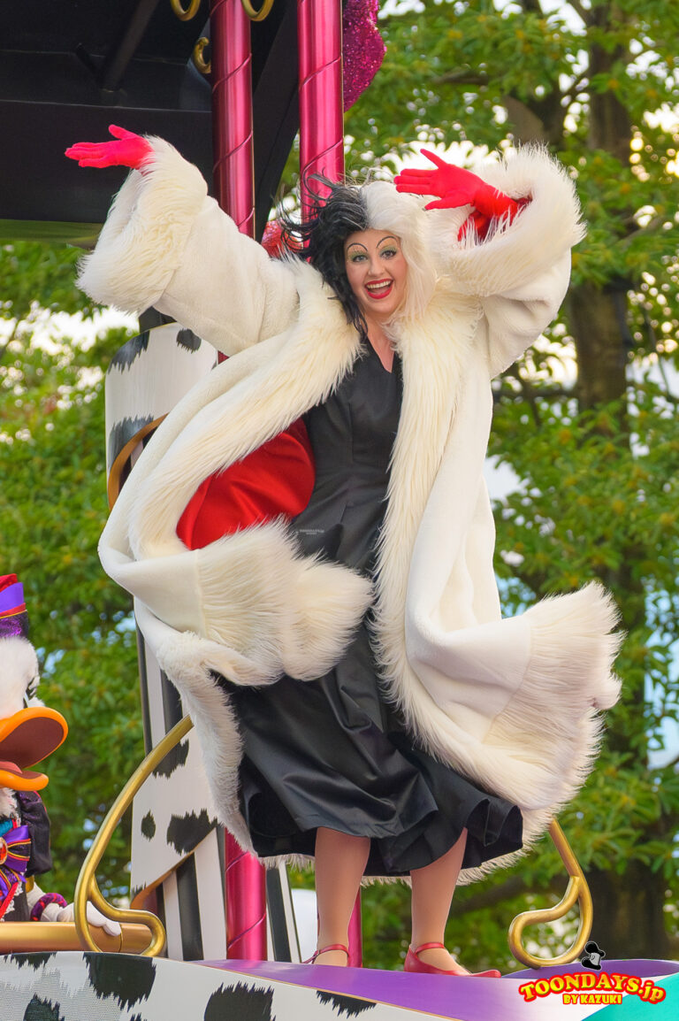 TDL-ディズニー・ハロウィーン-2025-ザ・ヴィランズ・ハロウィーン'Into-the-Frenzy'-クルエラ