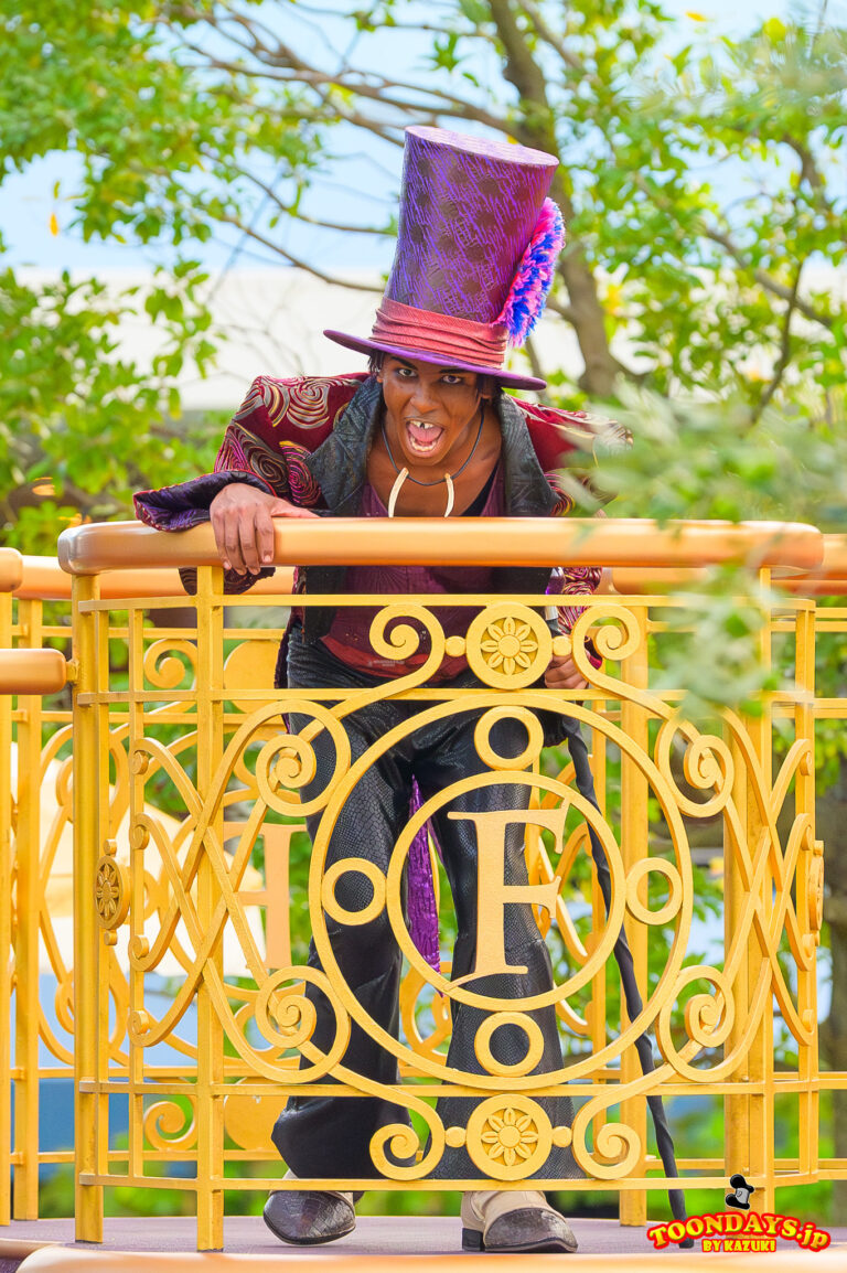 TDL-ディズニー・ハロウィーン-2025-ザ・ヴィランズ・ハロウィーン'Into-the-Frenzy'-ドクター・ファシリエ-6