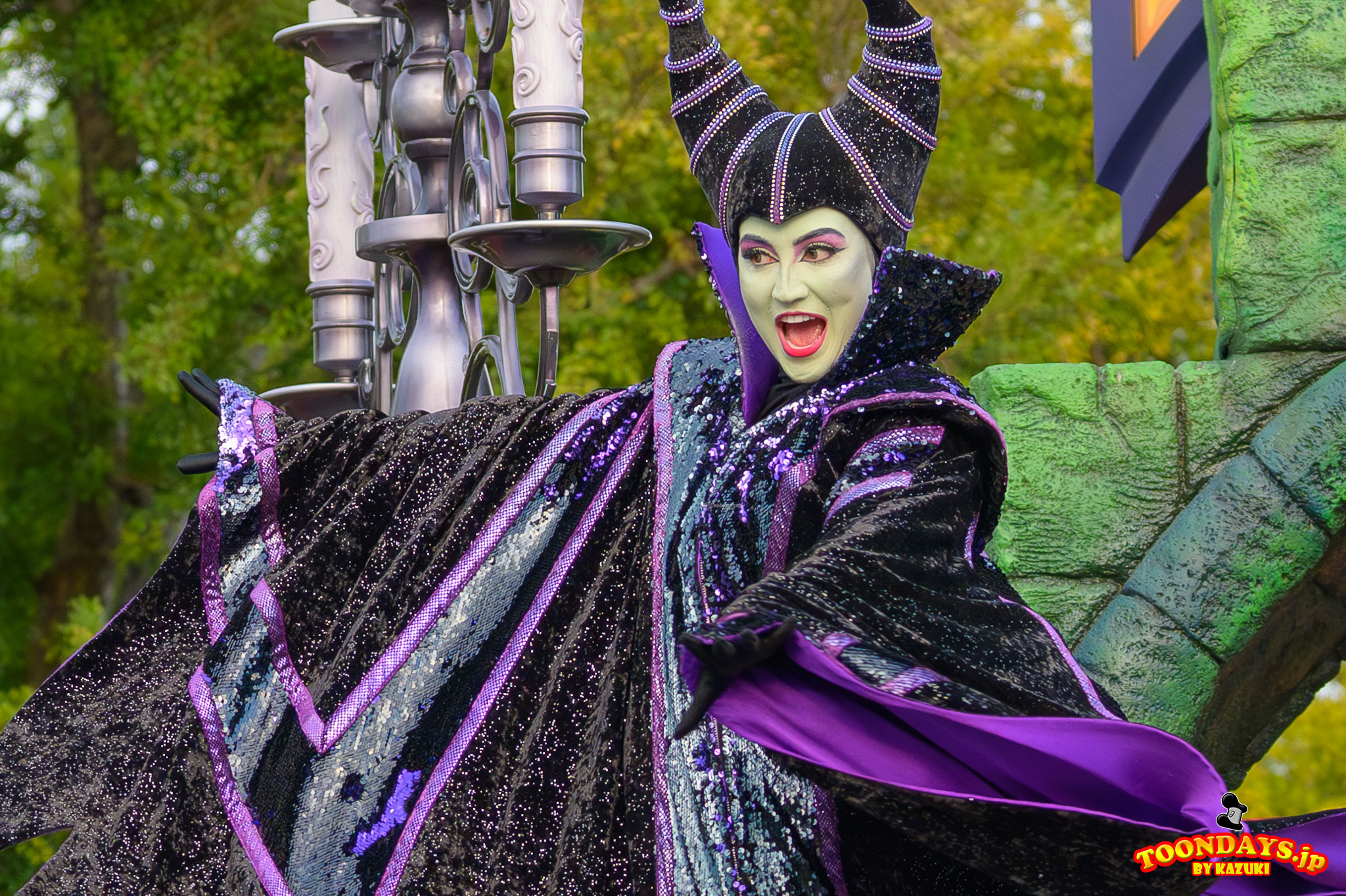 【2025】TDL『ザ・ヴィランズ・ハロウィーン”Into the Frenzy”(イントゥ・ザ・フレンジー)』の登場キャラ、フロート、見どころ大紹介！