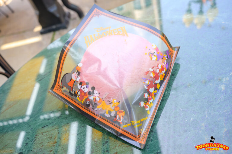 TDS ディズニー・ハロウィーン・グリーティング 2025 スパイシーチキン&パンプキングラタンのスペシャルサンド1