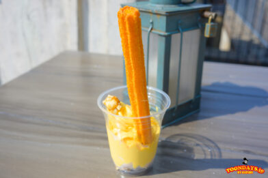 ハロウィーンサンデー(パンプキンソフトクリーム&チュロス)