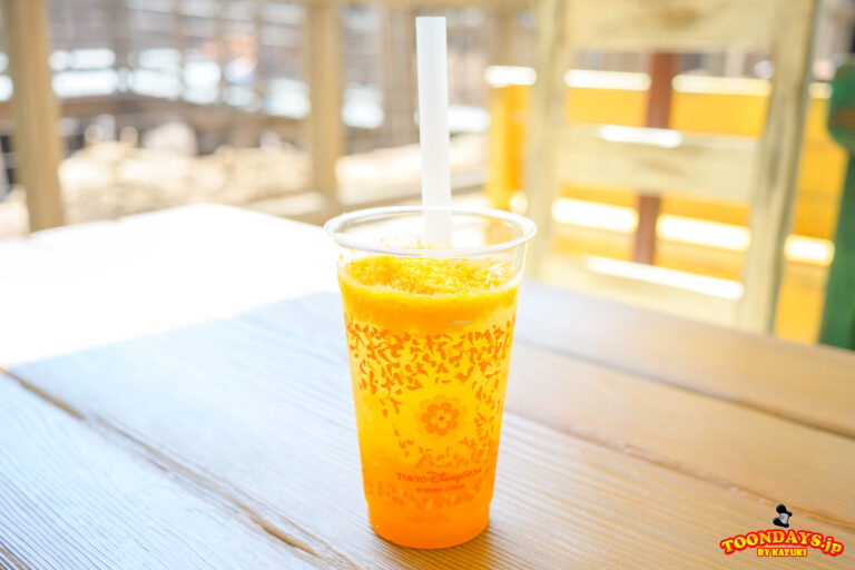 「リメンバー・ミー」ドリンク（オレンジ＆マンダリンオレンジ）