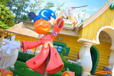 TDL ディズニー・ハロウィーン 2025 デコレーション トゥーンタウン