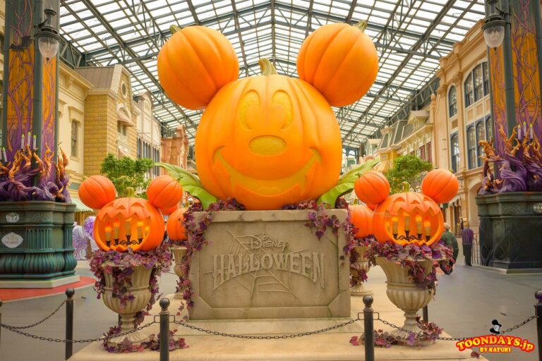 TDL ディズニー・ハロウィーン 2025 デコレーション ワールドバザール