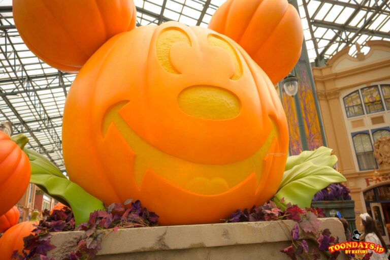 TDL ディズニー・ハロウィーン 2025 デコレーション ワールドバザール