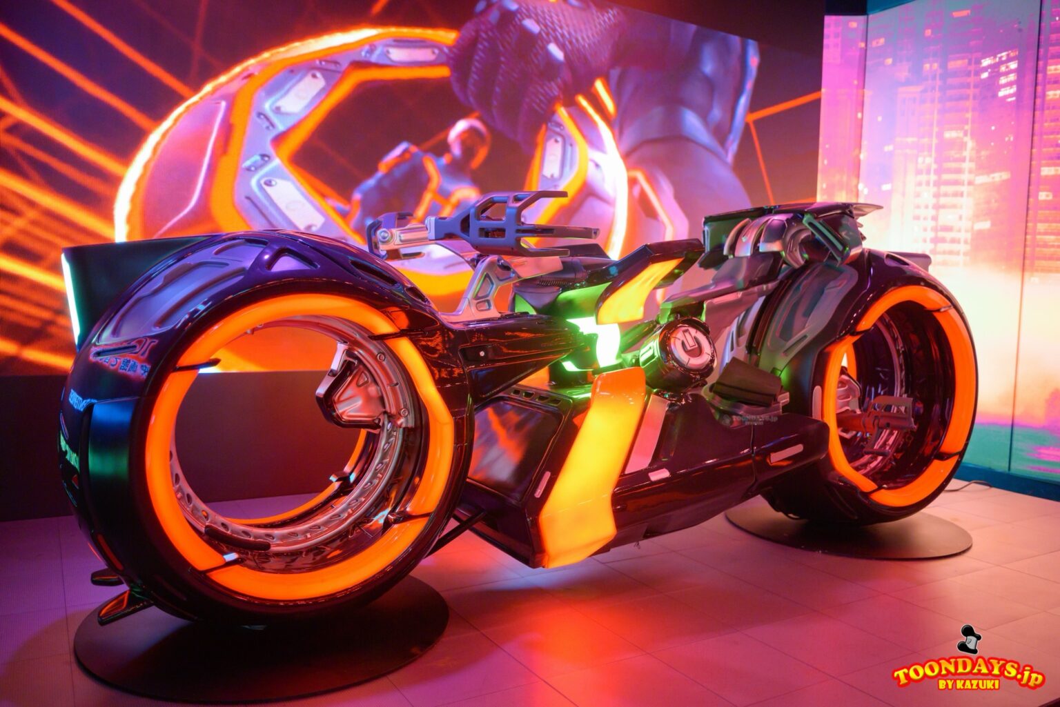 渋谷でAI戦士グリやライトサイクル乗車が楽しめる！ディズニー映画『トロン：アレス』イマーシブ・エクスペリエンス