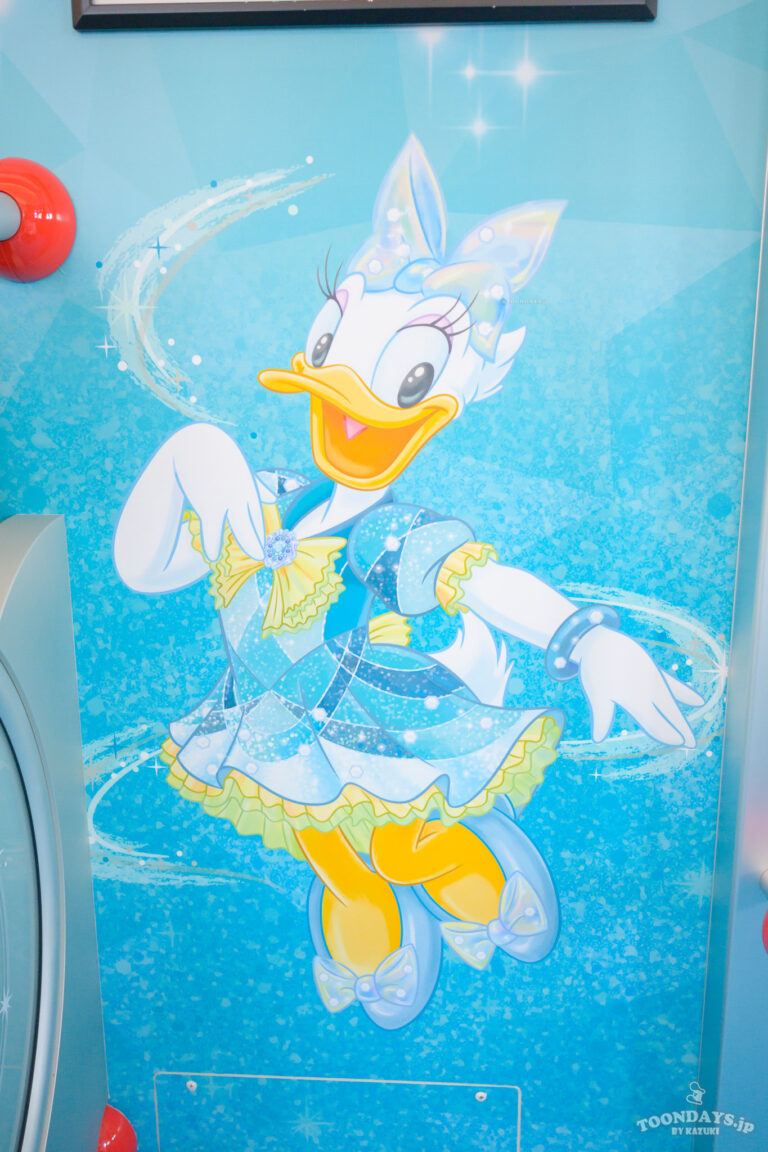 ディズニーリゾートライン「東京ディズニーシー25周年スパークリング・ジュビリーライナー」の内装1